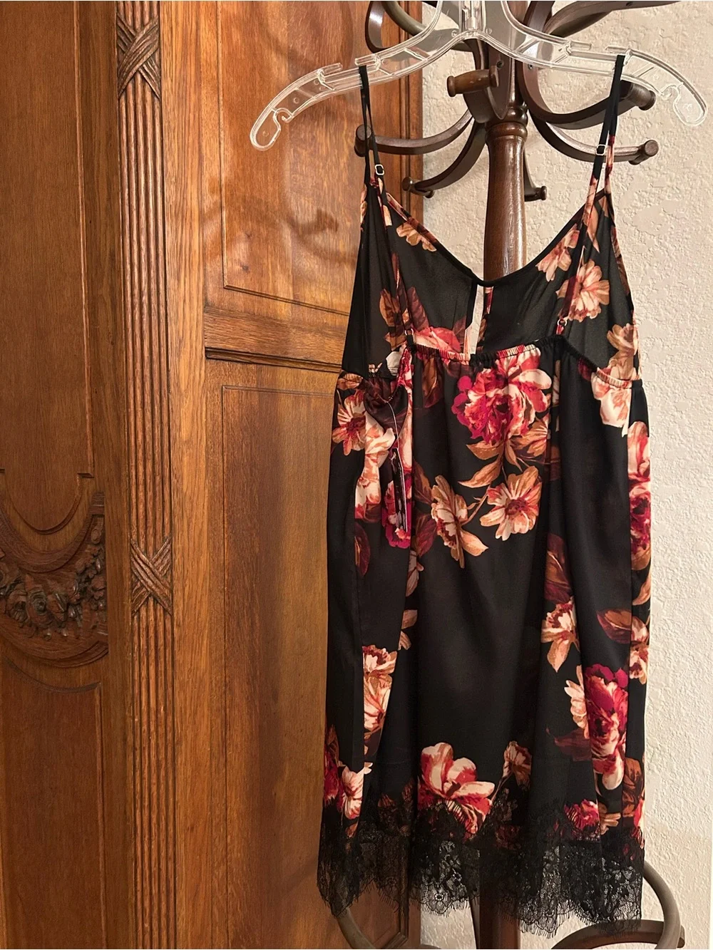 NWT Midnight Bakery (Nordstrom brand) Black Floral Chemise Slip Size S